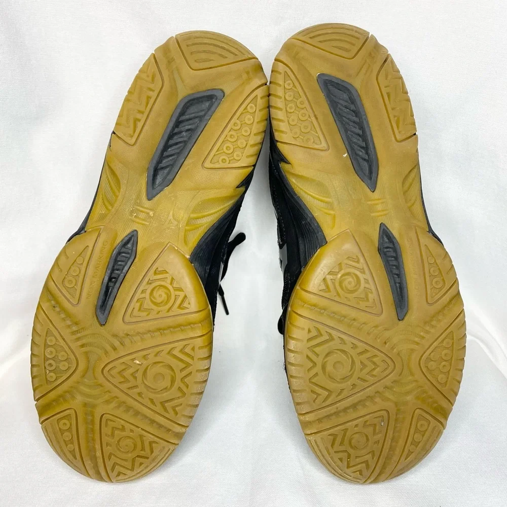 Mizuno volleyball shoes women’s size 9.5